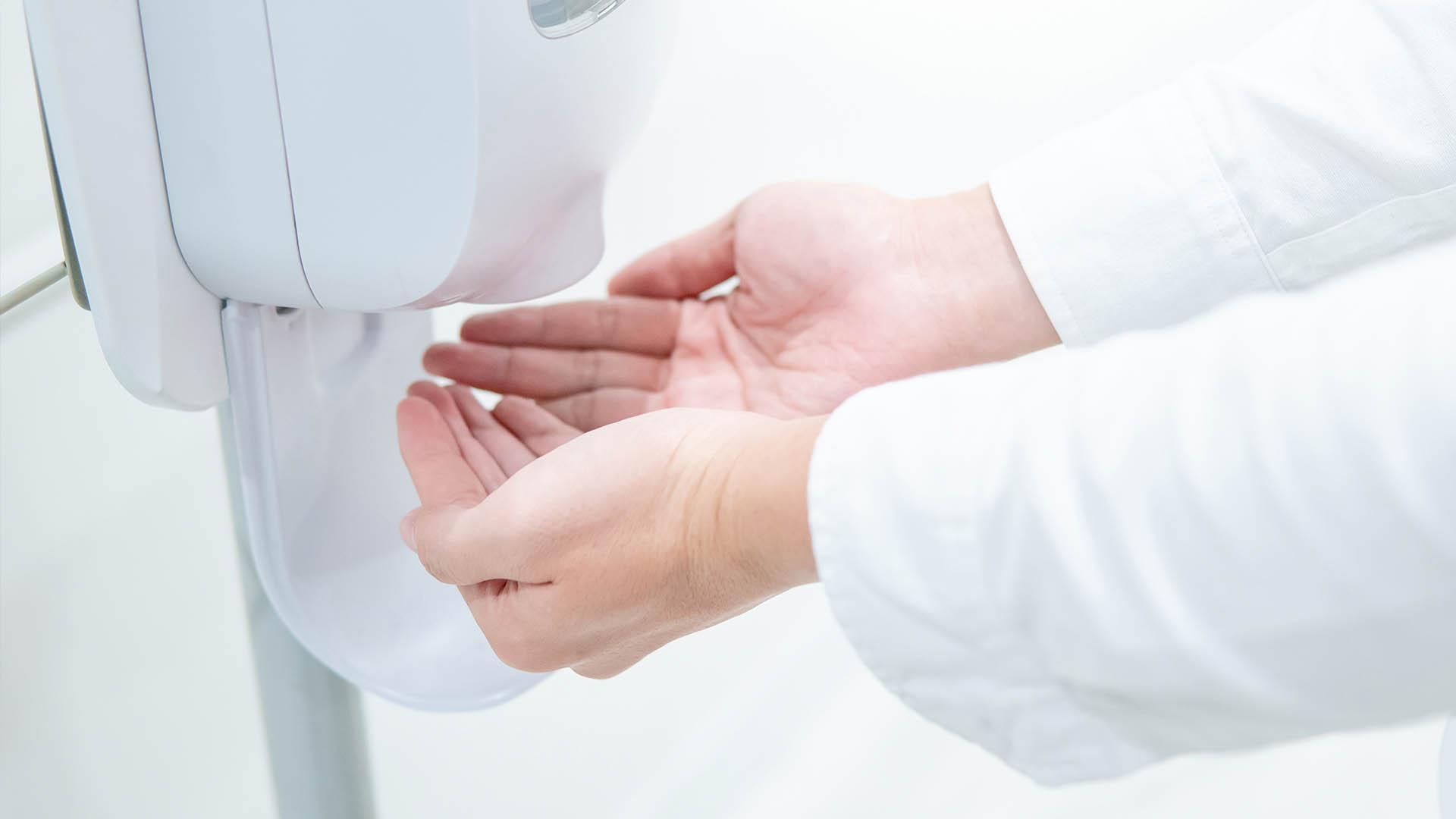 dozowniki do dezynfekcji rąk