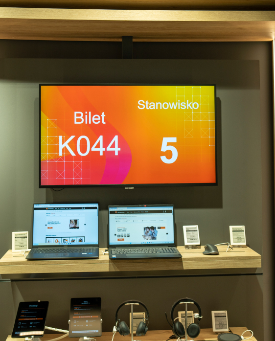 Kolejkomat w salonach Orange